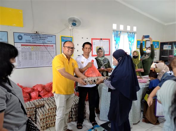 Posyandu Nusa Indah 1 (Rt 07Rw 04) di hadiri Romo Paroki dan Bapak Ketua Rt 07 (2)--PAKAI_2